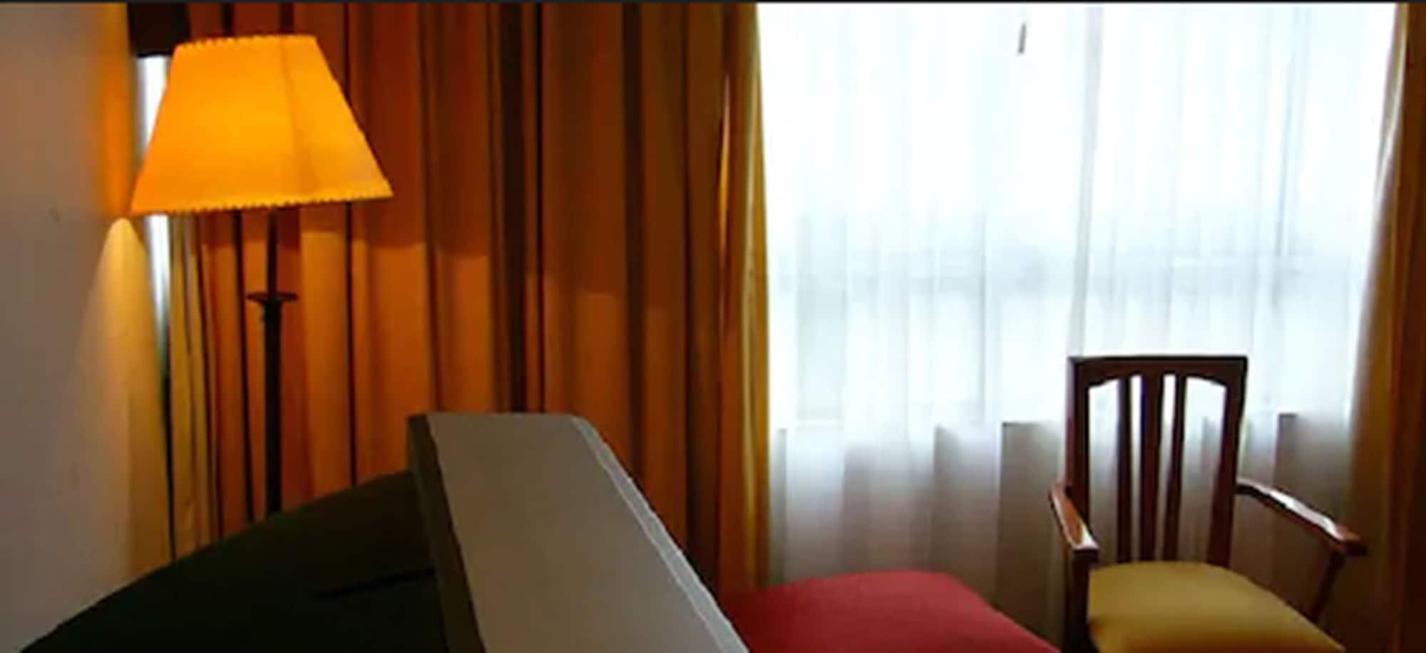 סנטיאגו Hotel Alcala Del Rio מראה חיצוני תמונה