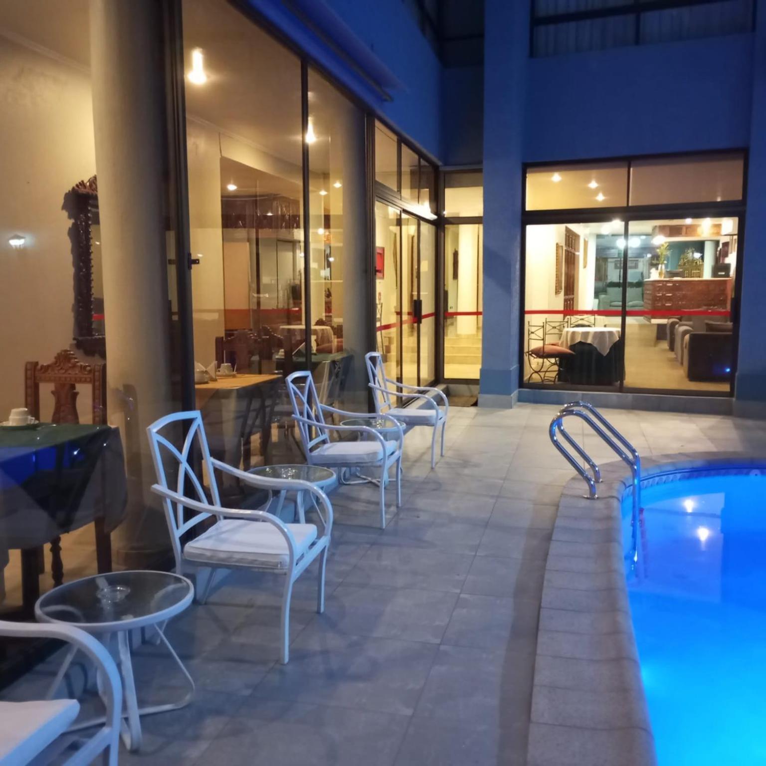 סנטיאגו Hotel Alcala Del Rio מראה חיצוני תמונה